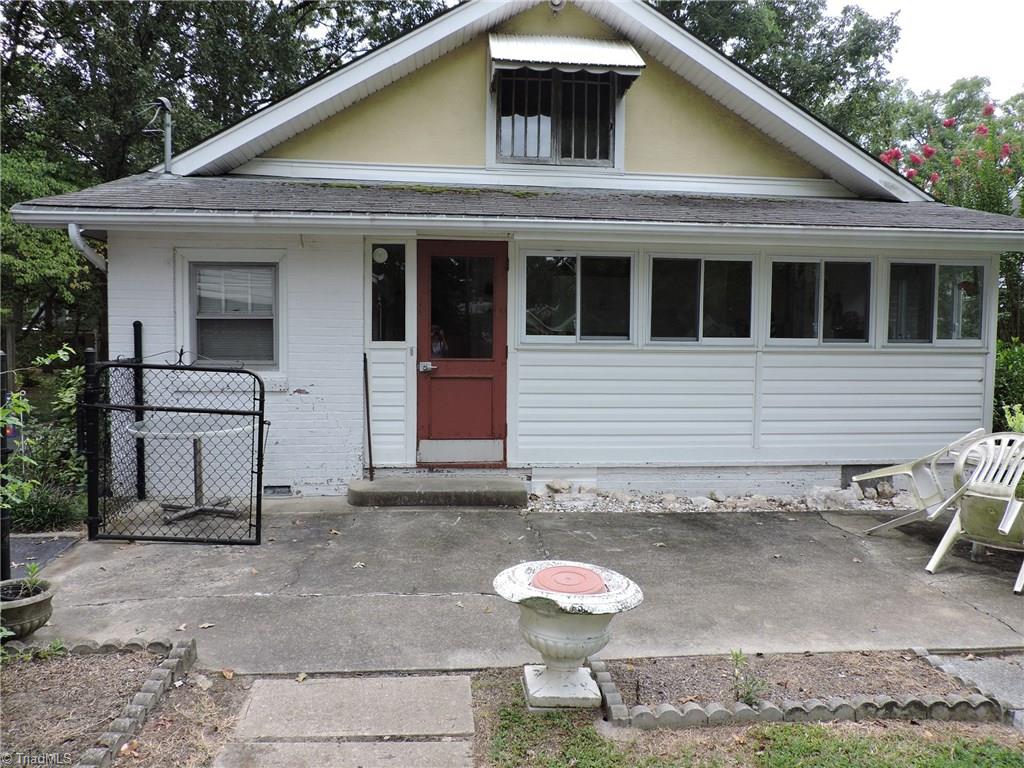 402 Spring Street Thomasville, NC 27360 - Photo 3 of 26 Gallery Image 3