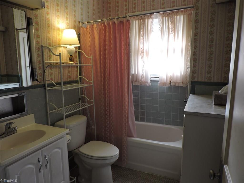 402 Spring Street Thomasville, NC 27360 - Photo 22 of 26 Gallery Image 22