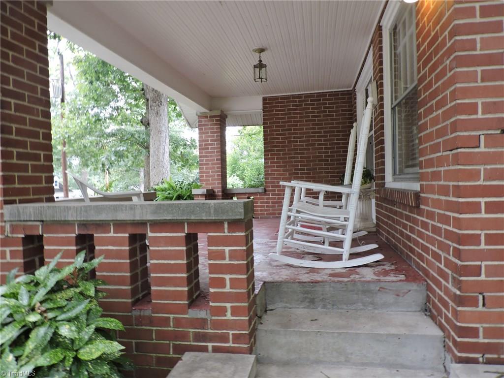 402 Spring Street Thomasville, NC 27360 - Photo 4 of 26 Gallery Image 4