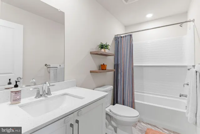 $575,000 | 4811 Lincoln Alley, Pipersville, PA 18947