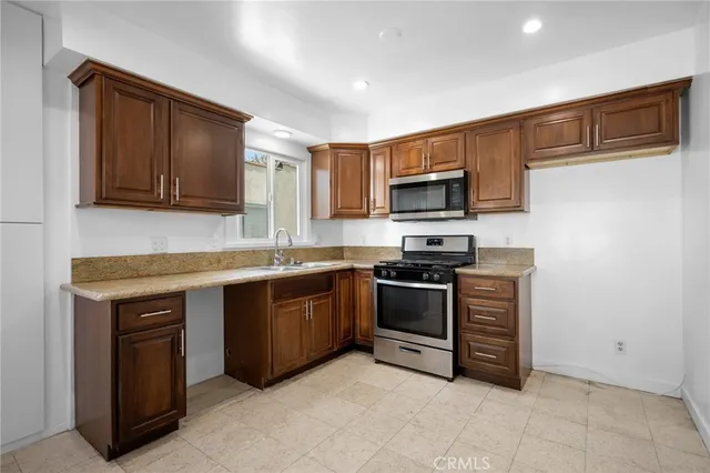 $4,250 | 525 West Wilson Avenue, Glendale, CA 91203