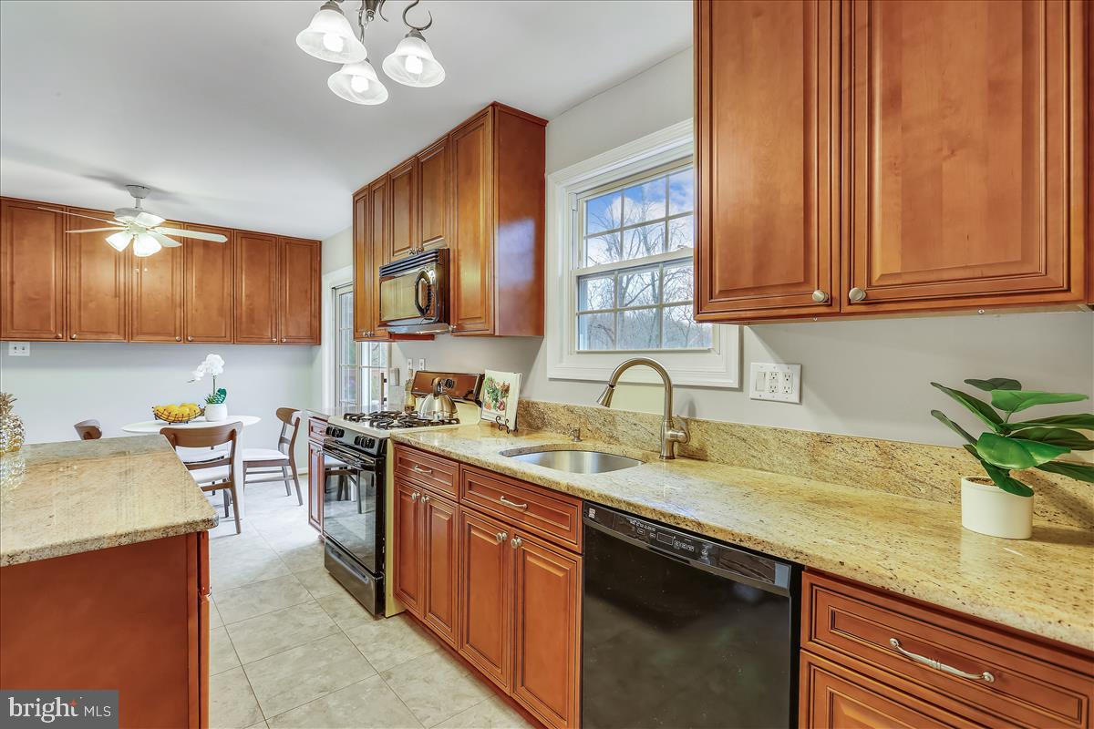 6600 Garrett Road Rockville, MD 20855 - Photo 11 of 66 Beautiful updated Kitchen