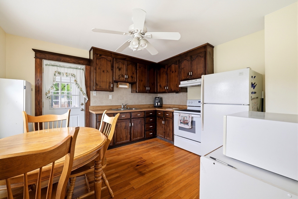 74 Rochester Street Chicopee, MA 01020 - Photo 6 of 33