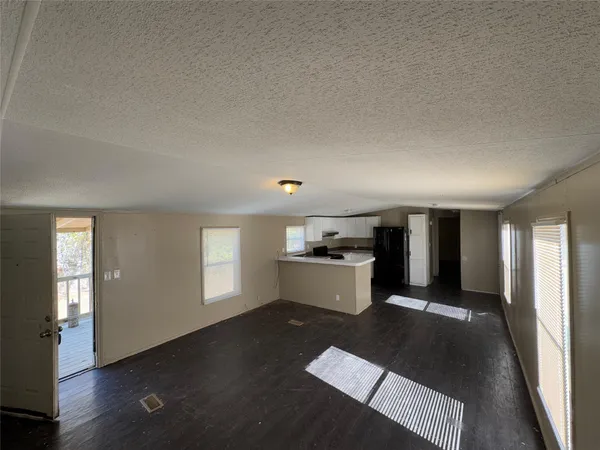 $1,695 | 8315 Burleson Manor Road, Unit B, Manor, TX 78653