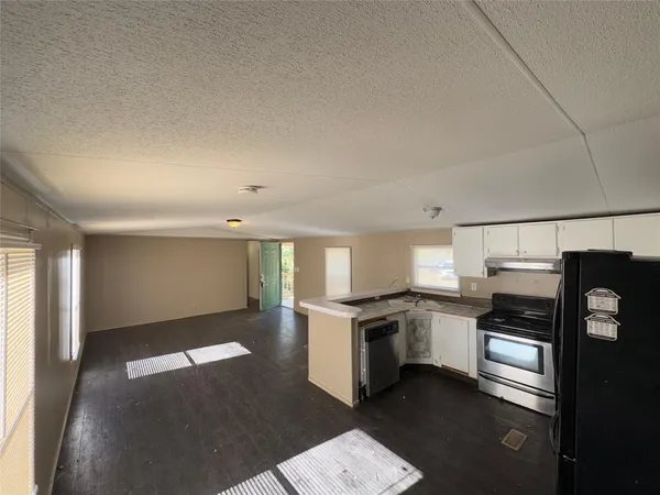 $1,695 | 8315 Burleson Manor Road, Unit B, Manor, TX 78653