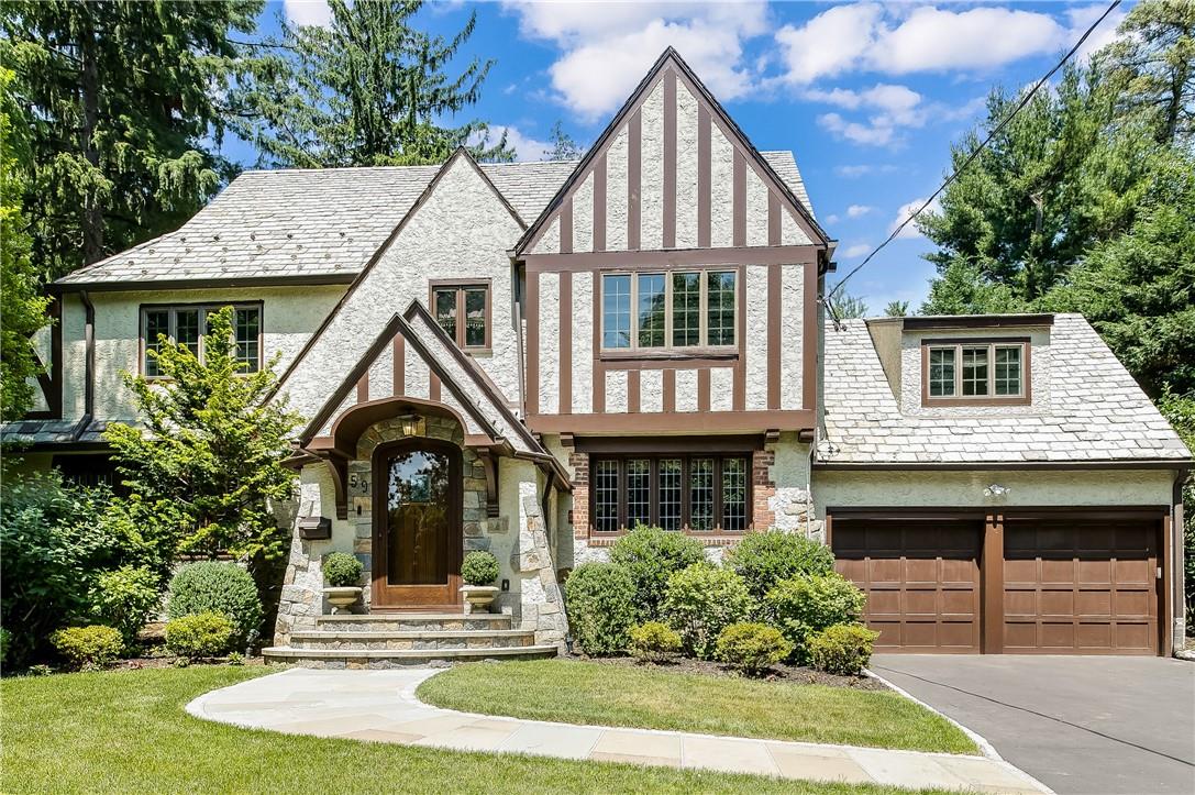 6 bedroom Tudor gem!