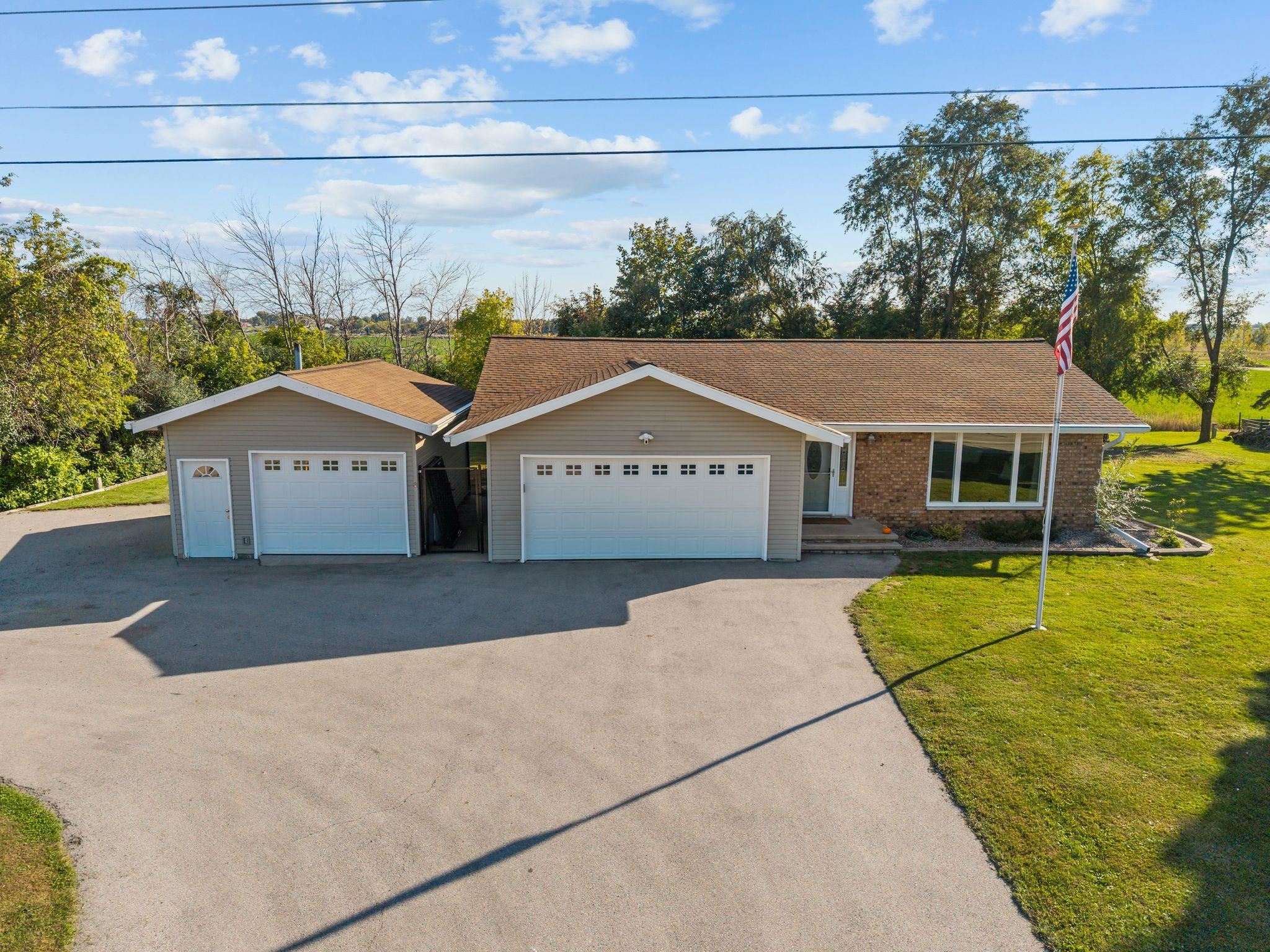 W1073 County Rd JJ Kaukauna, WI 54130 - Photo 3 of 43 Gallery Image 3