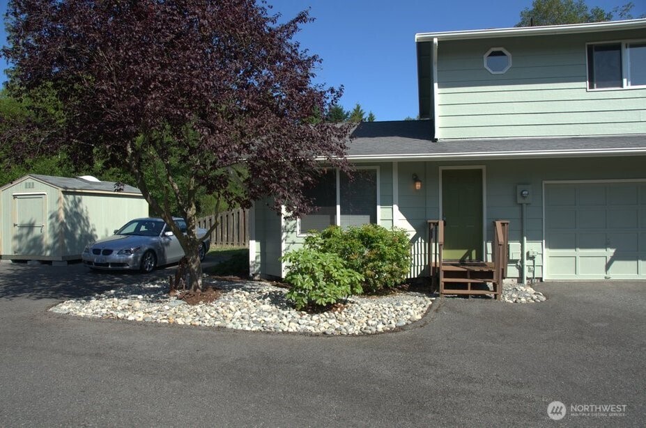 6305 Bob Galbreath Road Clinton, WA 98236 - Photo 2 of 21