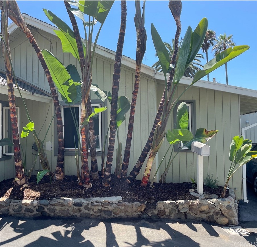 31917 Virginia Way Laguna Beach, CA 92651 - Photo 2 of 4 a front view of a house