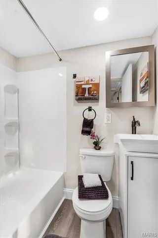 $189,900 | 2420 East Milton Avenue, Unit R, Overland, MO 63114