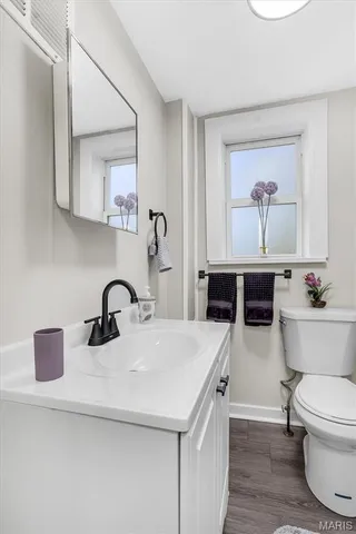 $189,900 | 2420 East Milton Avenue, Unit R, Overland, MO 63114