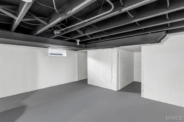 $189,900 | 2420 East Milton Avenue, Unit R, Overland, MO 63114