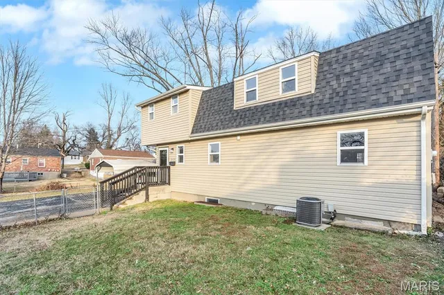 $189,900 | 2420 East Milton Avenue, Unit R, Overland, MO 63114