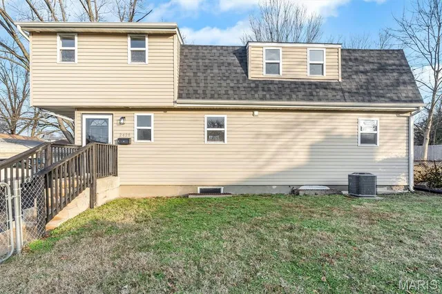 $189,900 | 2420 East Milton Avenue, Unit R, Overland, MO 63114