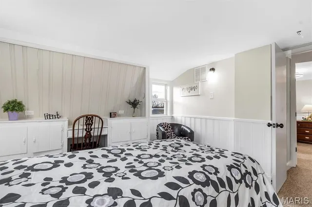 $189,900 | 2420 East Milton Avenue, Unit R, Overland, MO 63114