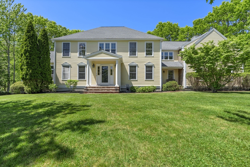 160 Quail Run Marshfield, MA 02050 - Photo 1 of 42