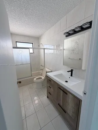 $2,700 | 450 Northwest 43rd Place, Unit FRONT, Miami, FL 33126