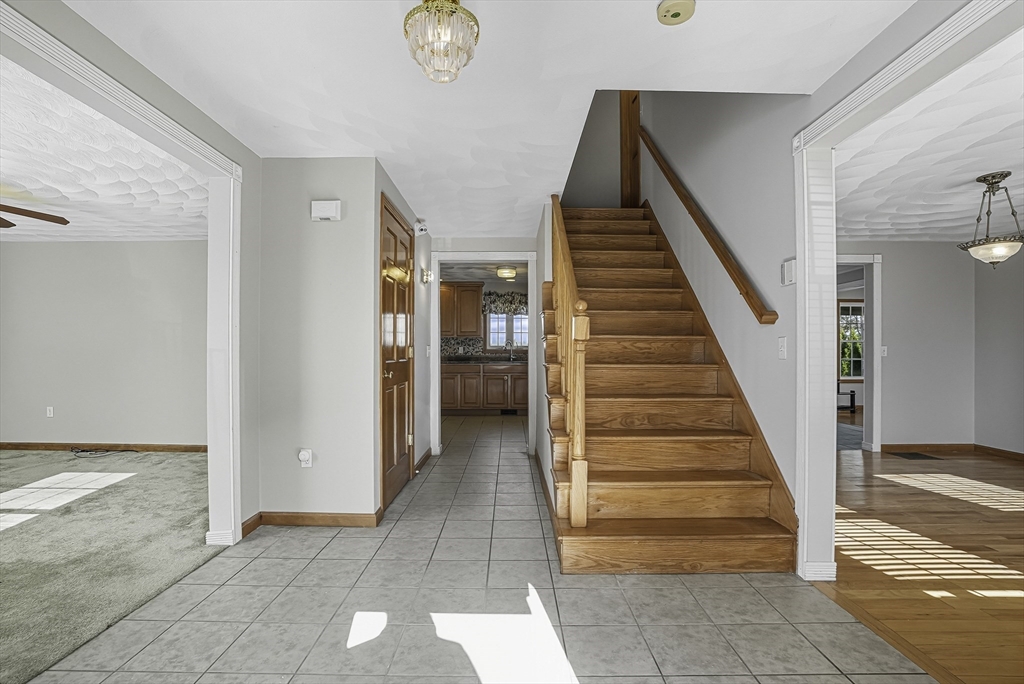 37 Mohave Road Worcester, MA 01606 - Photo 3 of 42