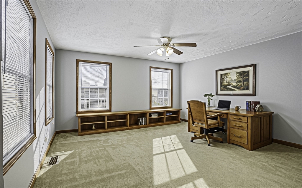 37 Mohave Road Worcester, MA 01606 - Photo 4 of 42