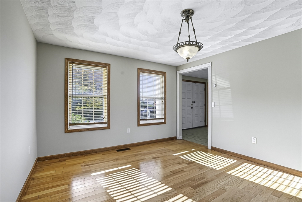 37 Mohave Road Worcester, MA 01606 - Photo 8 of 42