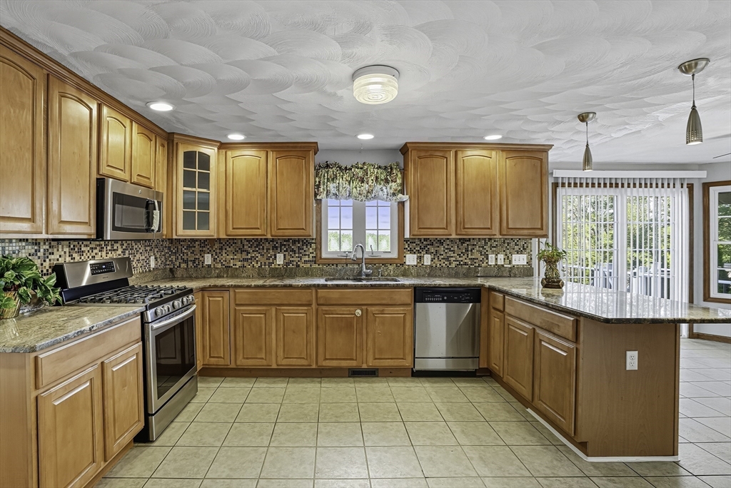 37 Mohave Road Worcester, MA 01606 - Photo 9 of 42