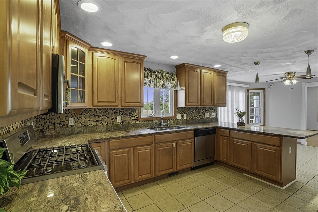 37 Mohave Road Worcester, MA 01606 - Photo 10 of 42