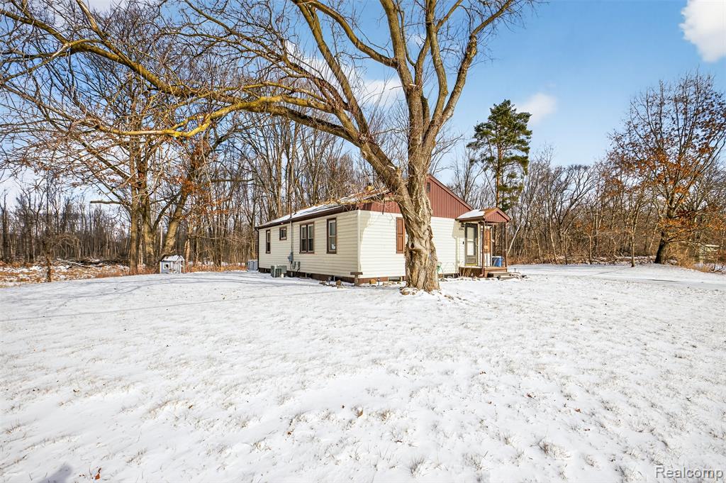 3241 East Curtis Road Birch Run, MI 48415 - Photo 7 of 47