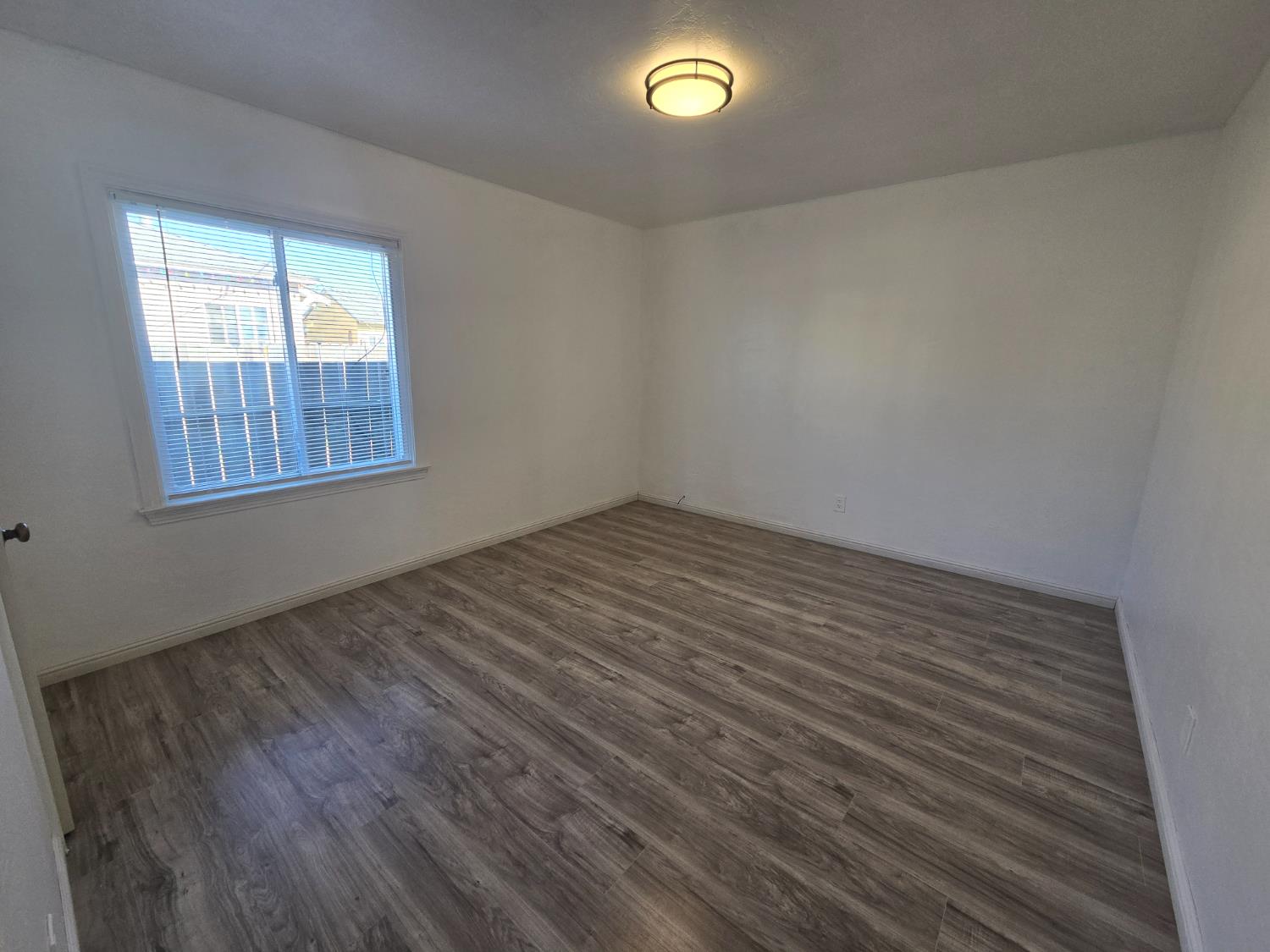 320 North Sanborn Road Salinas, CA 93905 - Photo 25 of 27 an empty room with windows