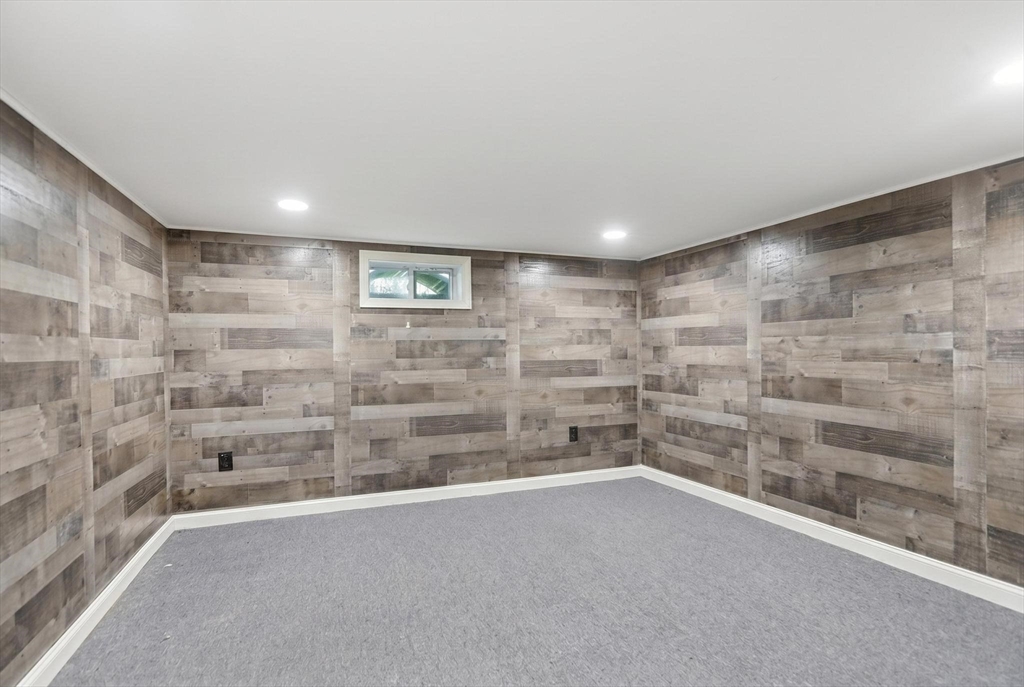 364 West Meadow Road Lowell, MA 01854 - Photo 15 of 26