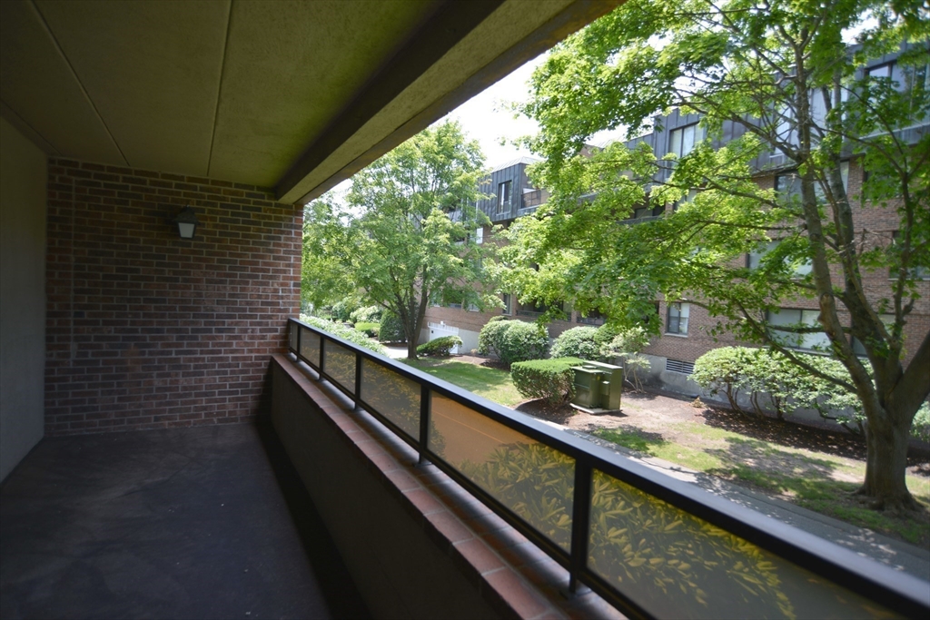 404 Paradise Road, Unit 1P Swampscott, MA 01907 - Photo 25 of 35