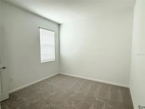 $2,400 | 660 BAYERN Lane, DeBary, FL 32713