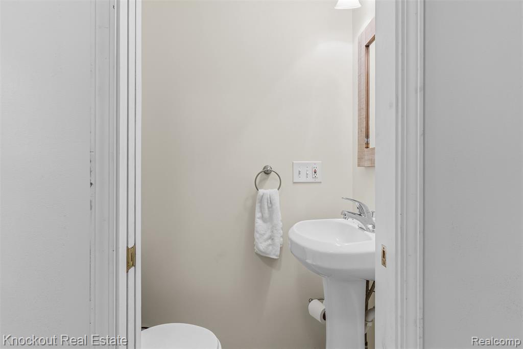 9060 North McKinley Road Flushing, MI 48433 - Photo 22 of 28