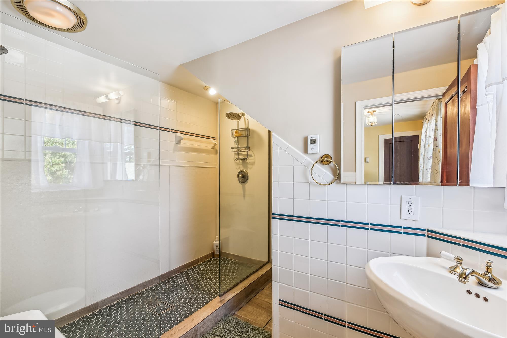 502 Forest View Road Linthicum Heights, MD 21090 - Photo 54 of 73 Bath