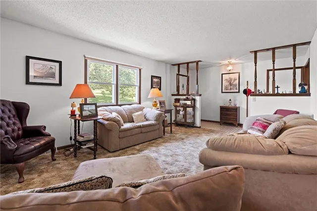 $450,000 | 17739 Eisenhower Road, Leavenworth, KS 66048