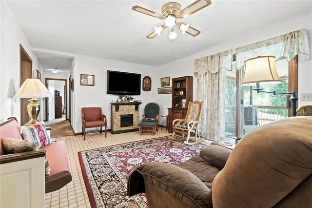 $450,000 | 17739 Eisenhower Road, Leavenworth, KS 66048