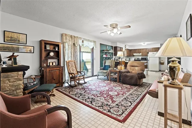 $450,000 | 17739 Eisenhower Road, Leavenworth, KS 66048