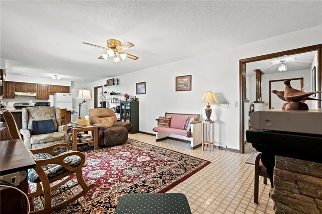 $450,000 | 17739 Eisenhower Road, Leavenworth, KS 66048