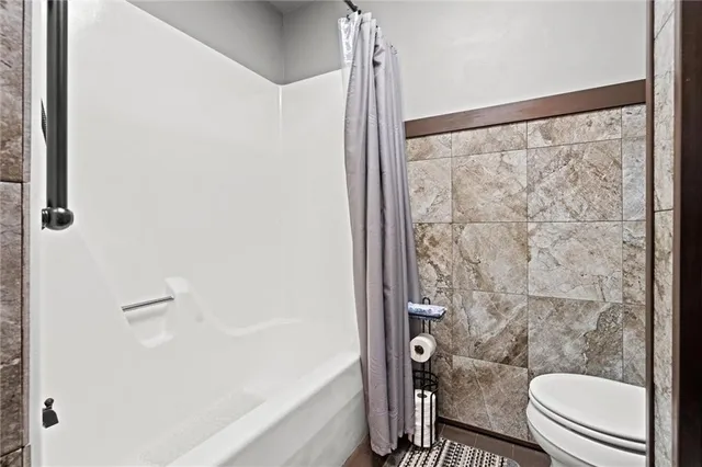 $450,000 | 17739 Eisenhower Road, Leavenworth, KS 66048