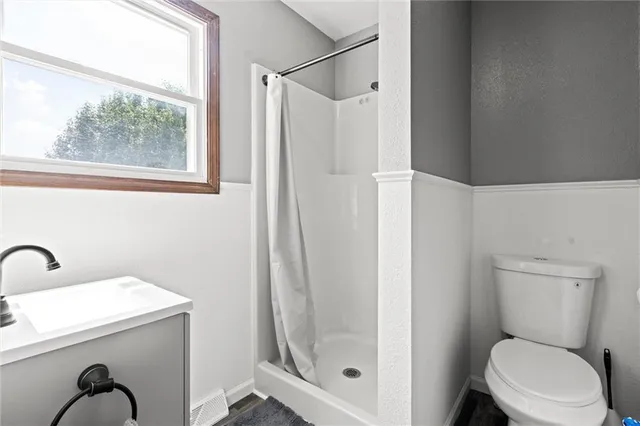 $450,000 | 17739 Eisenhower Road, Leavenworth, KS 66048