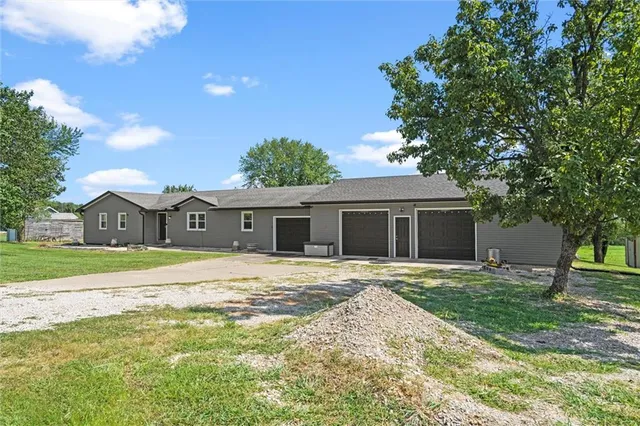 $450,000 | 17739 Eisenhower Road, Leavenworth, KS 66048