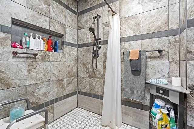 $450,000 | 17739 Eisenhower Road, Leavenworth, KS 66048