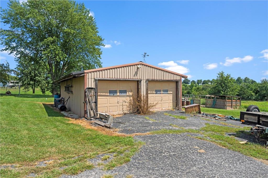 17739 Eisenhower Road Leavenworth, KS 66048 - Photo 4 of 46