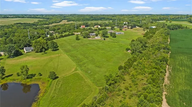 $450,000 | 17739 Eisenhower Road, Leavenworth, KS 66048