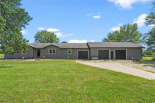 $450,000 | 17739 Eisenhower Road, Leavenworth, KS 66048