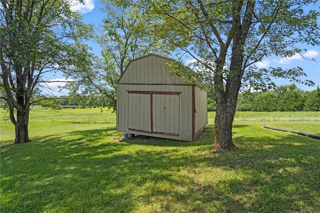 $450,000 | 17739 Eisenhower Road, Leavenworth, KS 66048