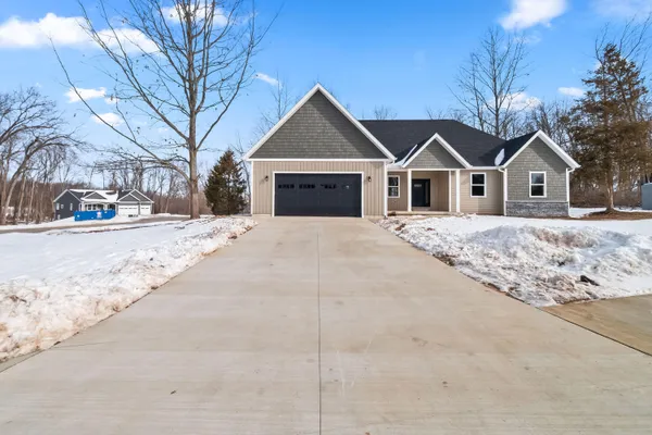$518,000 | 64 Arapaho Trail, Coldwater, MI 49036