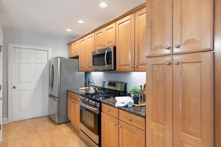 498 Albemarle Road, Unit 310 Charleston, SC 29407 - Photo 13 of 24 Kitchen