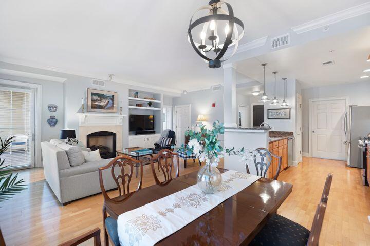 498 Albemarle Road, Unit 310 Charleston, SC 29407 - Photo 6 of 24 Living Room