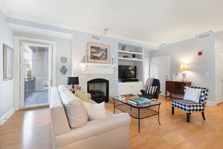 498 Albemarle Road, Unit 310 Charleston, SC 29407 - Photo 8 of 24 Living Room