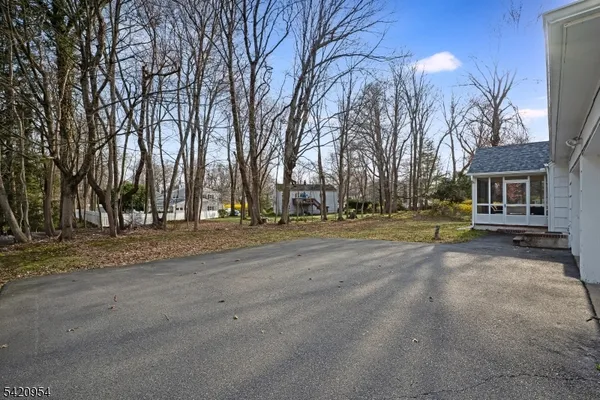 $8,000 | 7 Village Road, Florham Park, NJ 07932